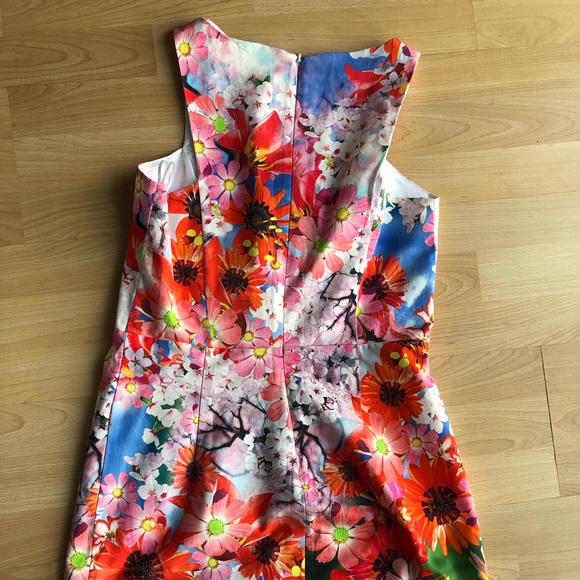 Cute floral dress | Koton brand | Would fit if you’re size is 38/40 - Picture 3 of 3